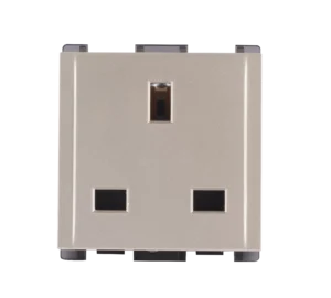 13A-socket-british-type-with-shutter-Plat-CRV-66208