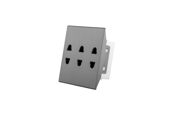 Euro-American 3 Sockets  with shutter (16A) 68mm